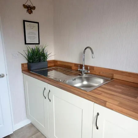 Hollicarrs - Bumblebee *