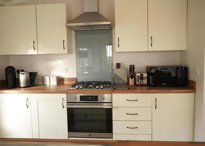 Hollicarrs - Bumblebee * York