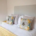 Hollicarrs - Bumblebee York